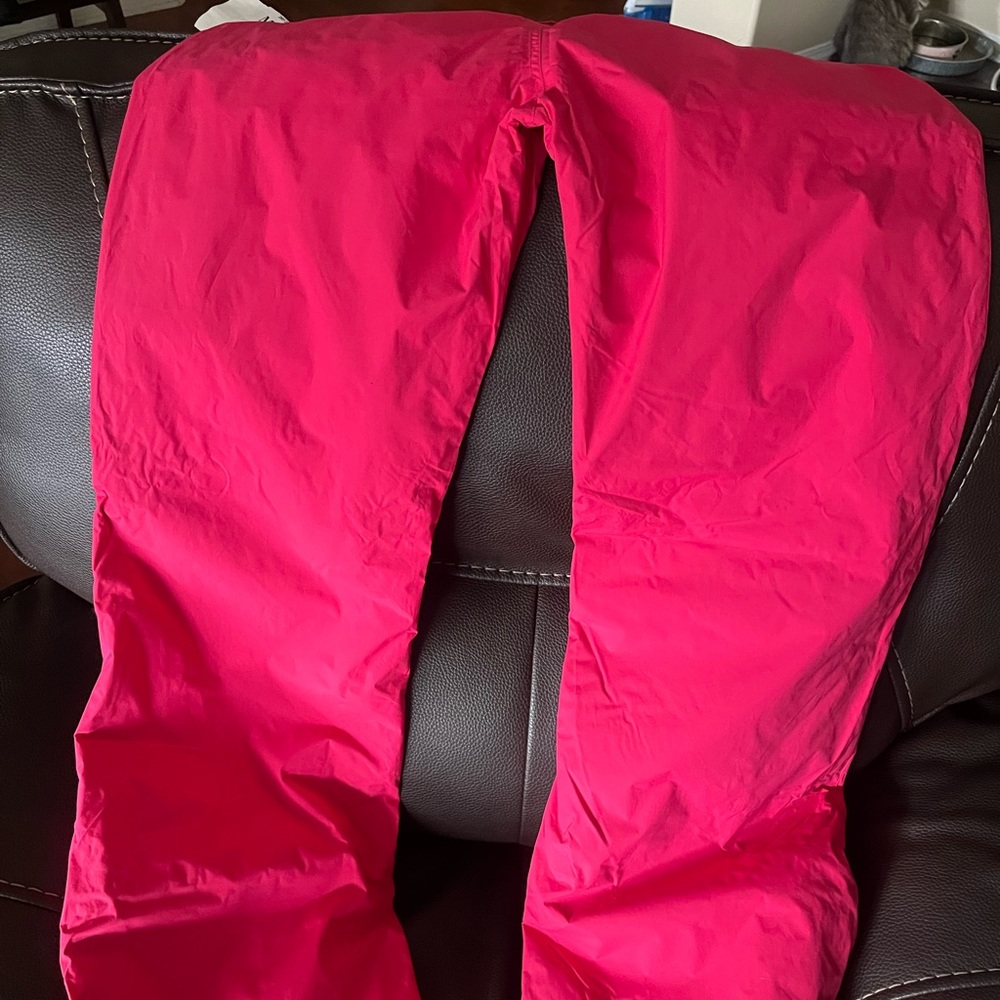Womens snowboard pants. Brand new w tags.